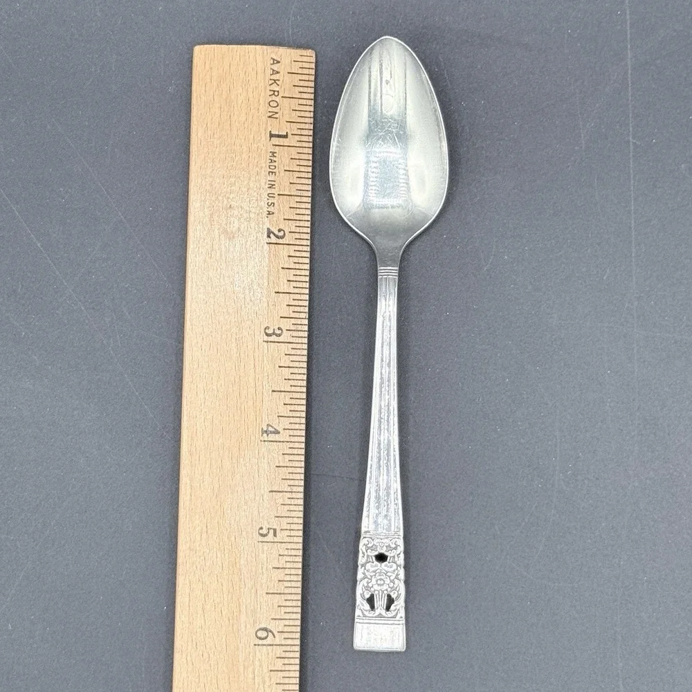 Oneida Community CORONATION Silverplate Flatware 1936 Set of 4 Teaspoons Vintage